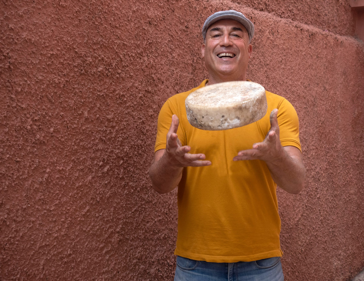 Cata exclusiva de quesos y vinos de Canarias